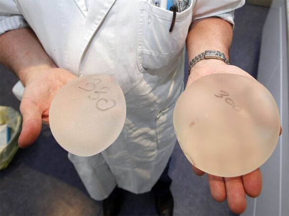 implantes mamários para aumentar o busto